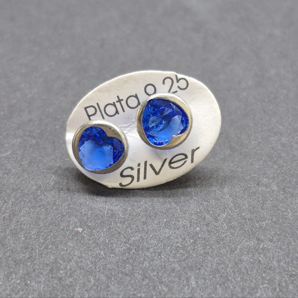 925 sterling silver, round earrings with heart-shaped zirconia